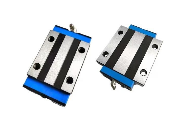 Hướng dẫn trượt đường ray tuyến tính mặt bích loại bóng 0,2-0,6cm³ / Hr Điều khiển kích thước chính xác