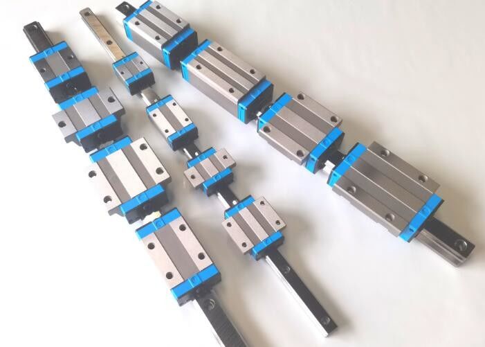 Khối tuyến tính bóng mặt bích có độ bền cao với vòi phun dầu phía trước hoặc phía sau Phạm vi nhiệt độ tối đa 100oC