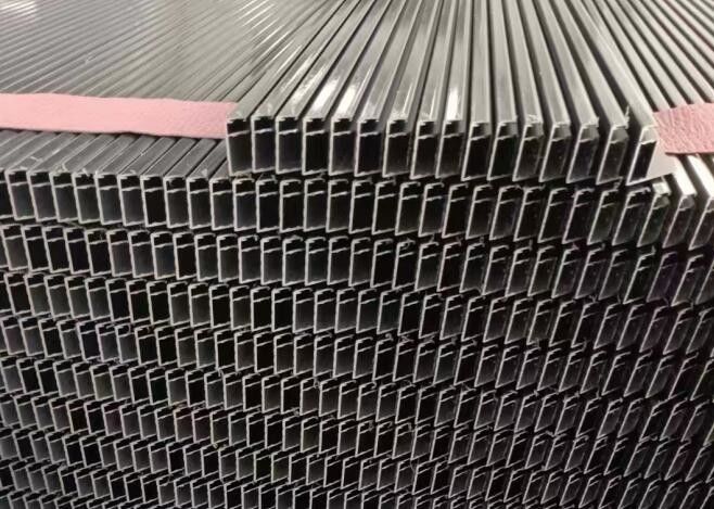 30-50 năm tuổi thọ khung nhôm của tấm pin mặt trời với khả năng chống ăn mòn cao